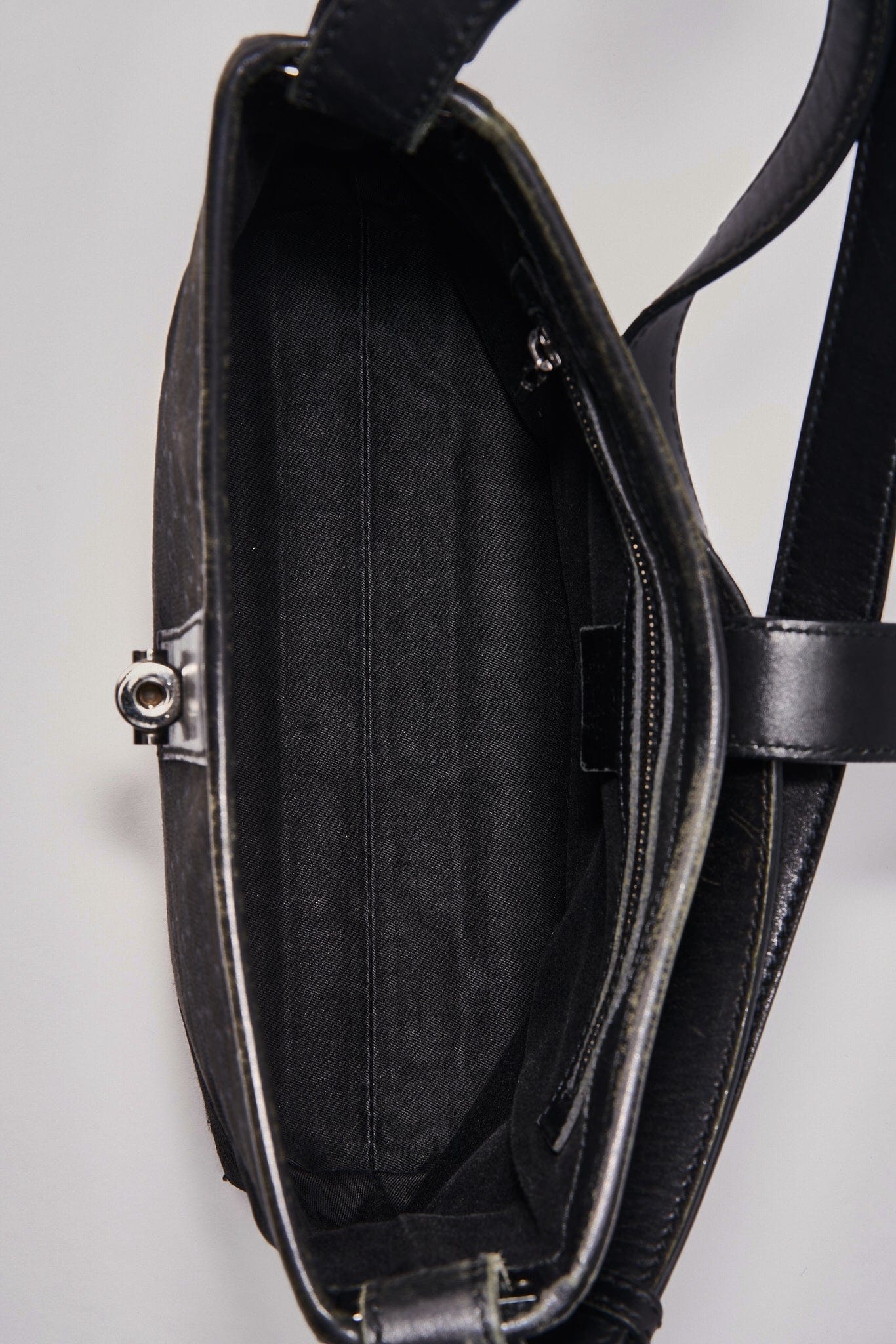 Vintage Gucci Black Shoulder Bag with Pistol Lock