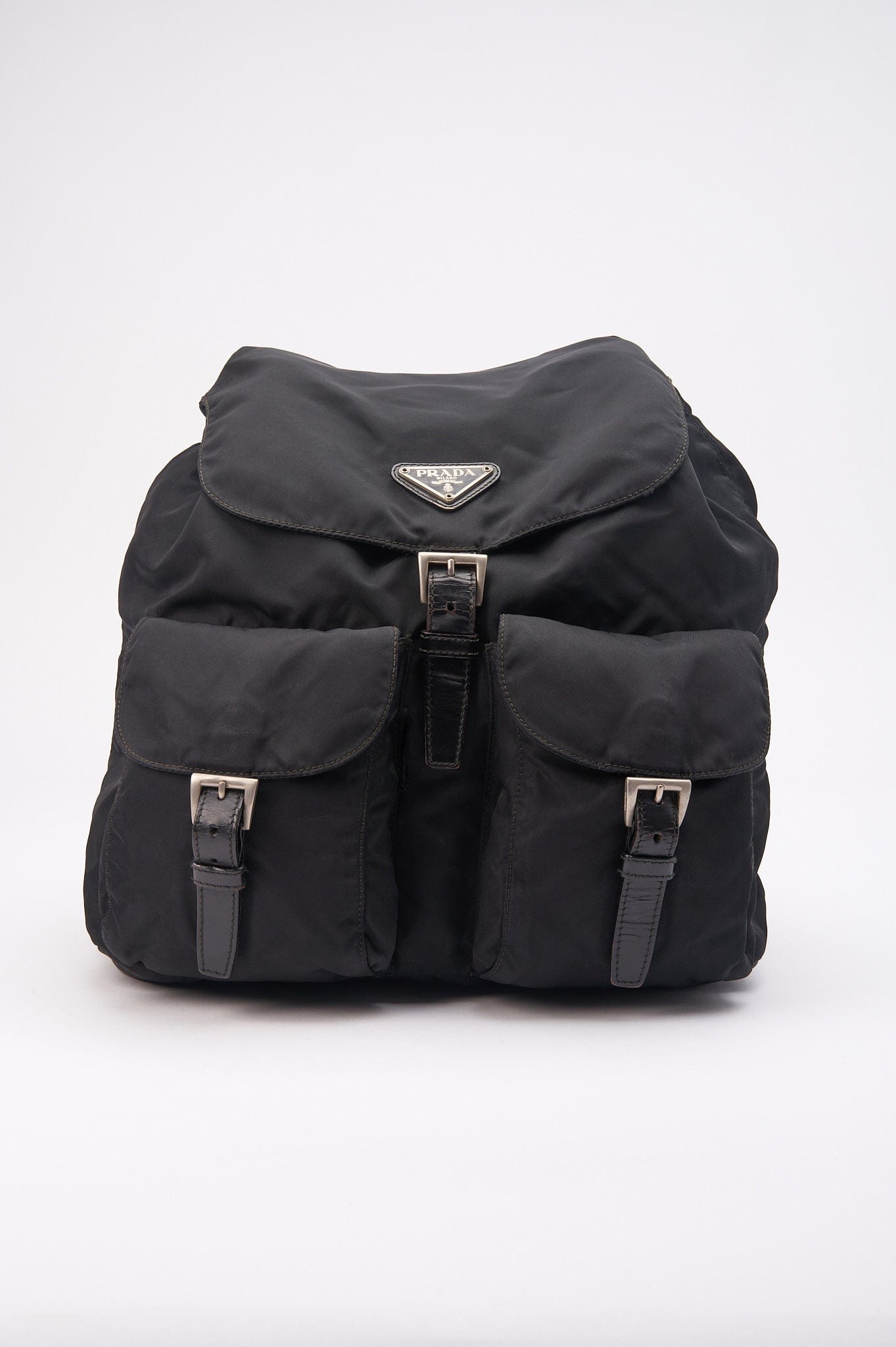 Zaino Prada in nylon nero – The Hosta