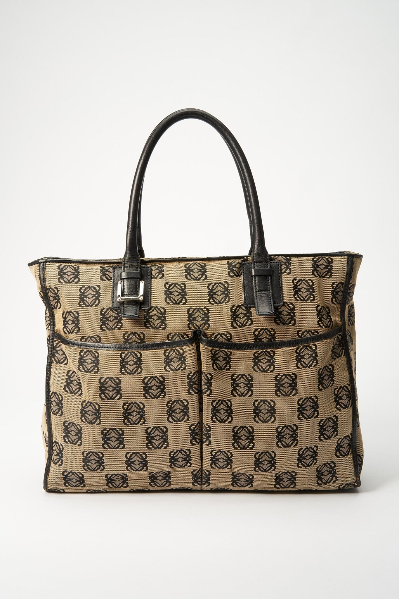 Loewe Pattern Loewe Anagram shoulder bag with pockets – The Hosta