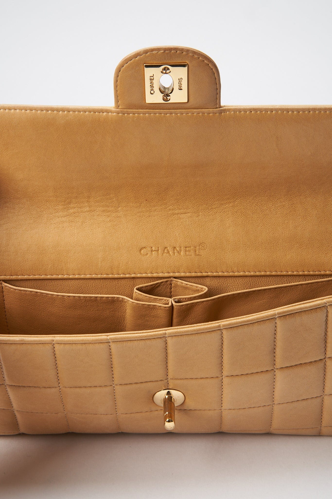 Chanel Chocolate Bar Bag - Beige Leather – The Hosta