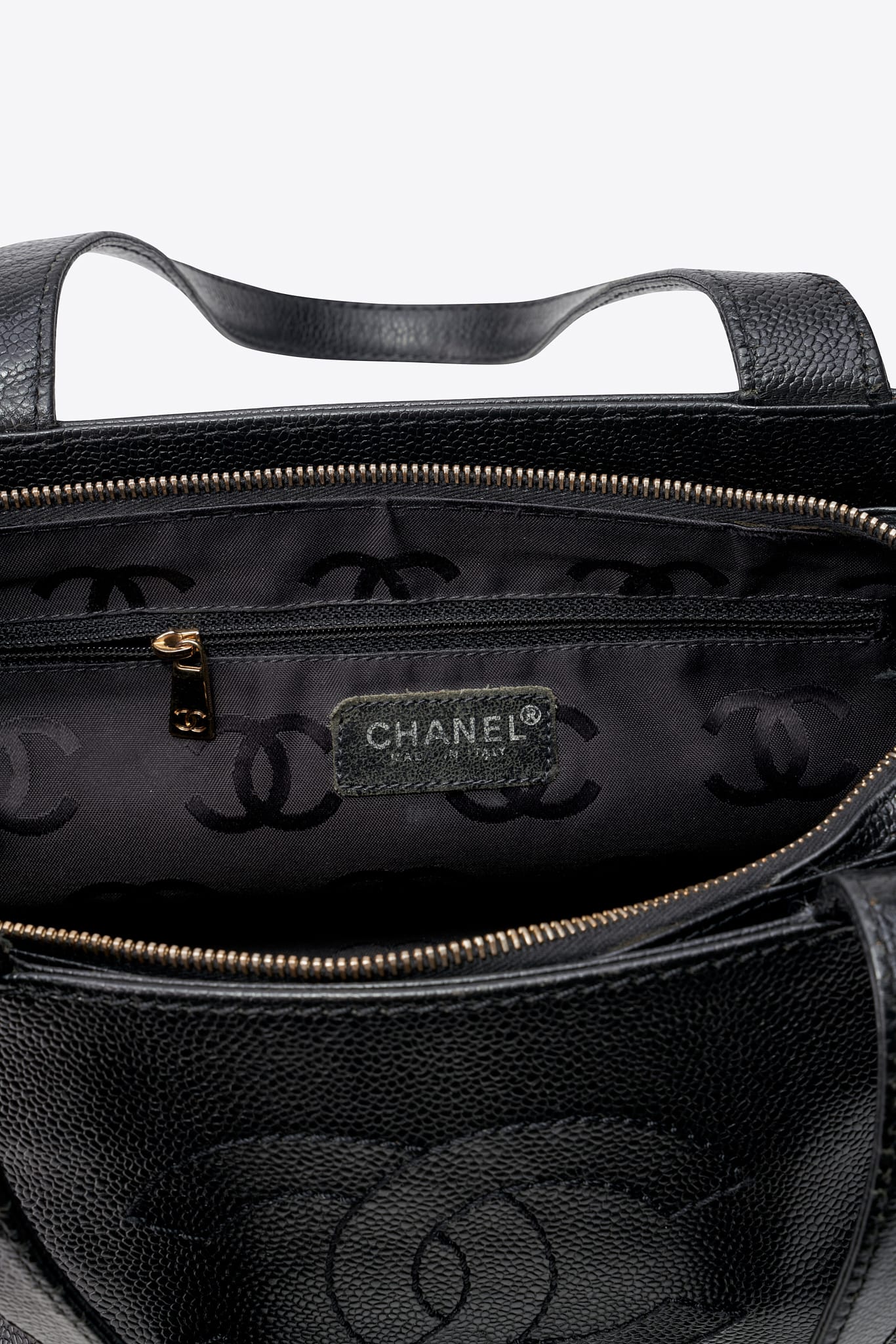 Vintage Chanel Caviar Leather Shoulder Bag with Wood Effect Perspex Puller
