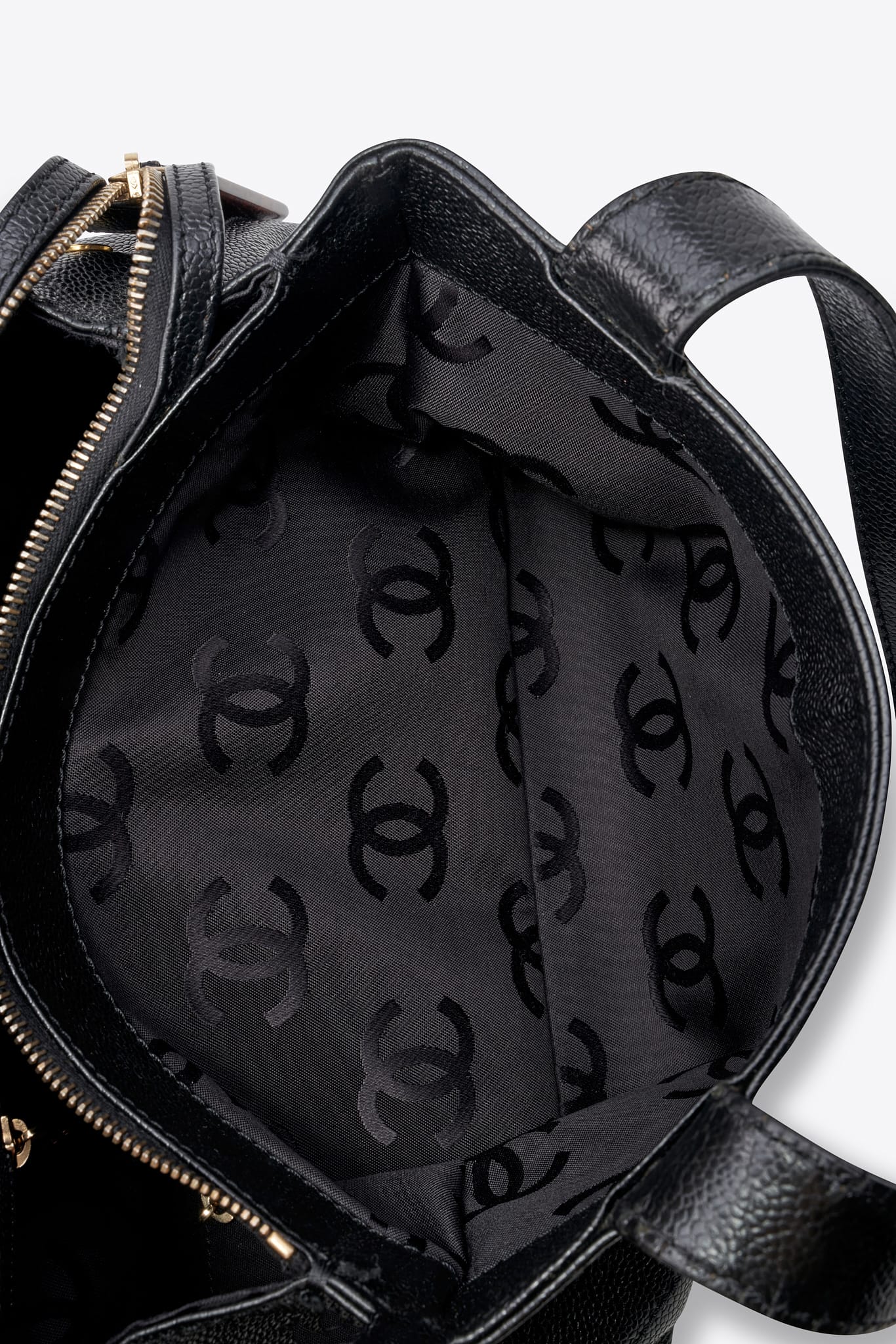 Vintage Chanel Caviar Leather Shoulder Bag with Wood Effect Perspex Puller