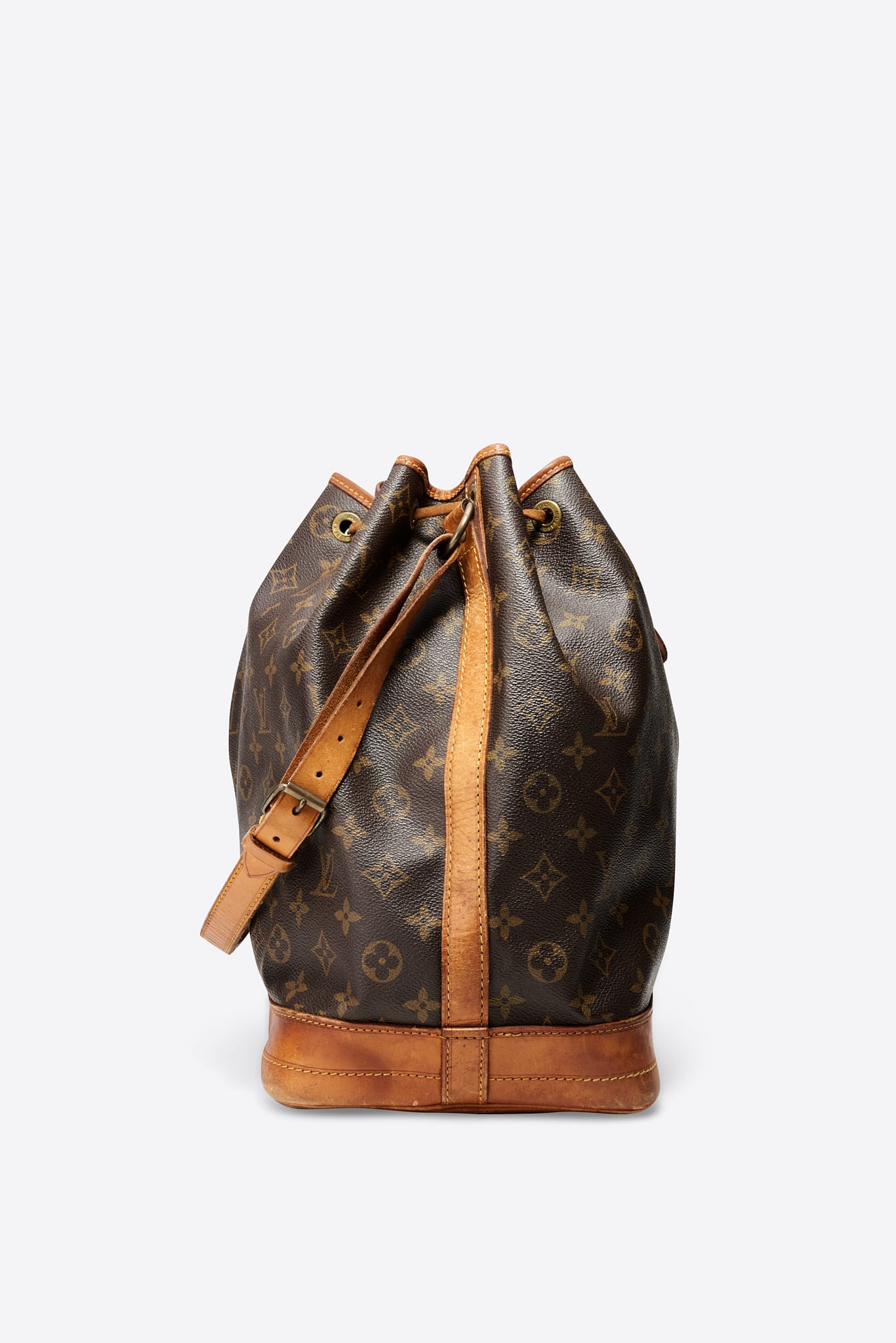 Louis Vuitton Petit Noé Bag dans monogramme Canvas