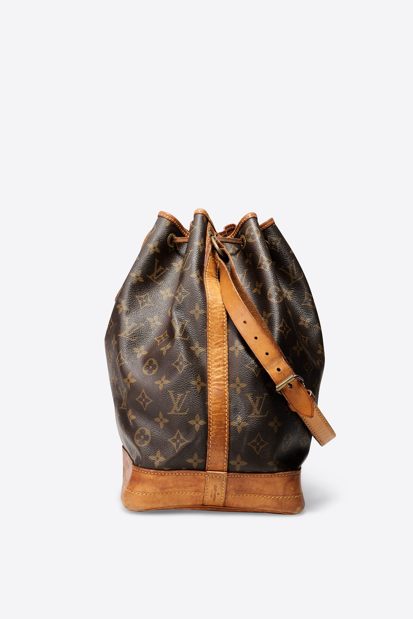 Louis Vuitton Petit Noé Bag dans monogramme Canvas