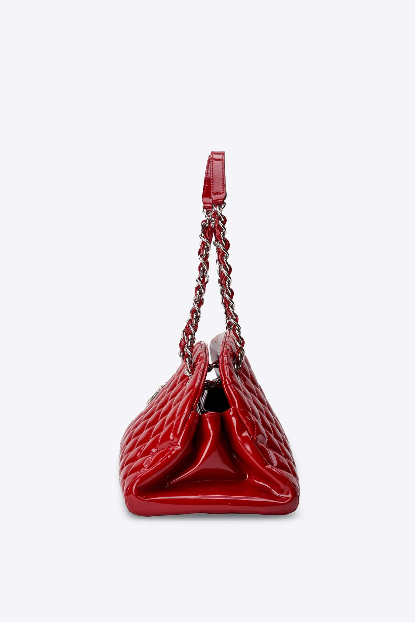 Bolso Chanel vintage con solapa Diana de piel de cordero negra y herrajes chapados en oro de 24 quilates