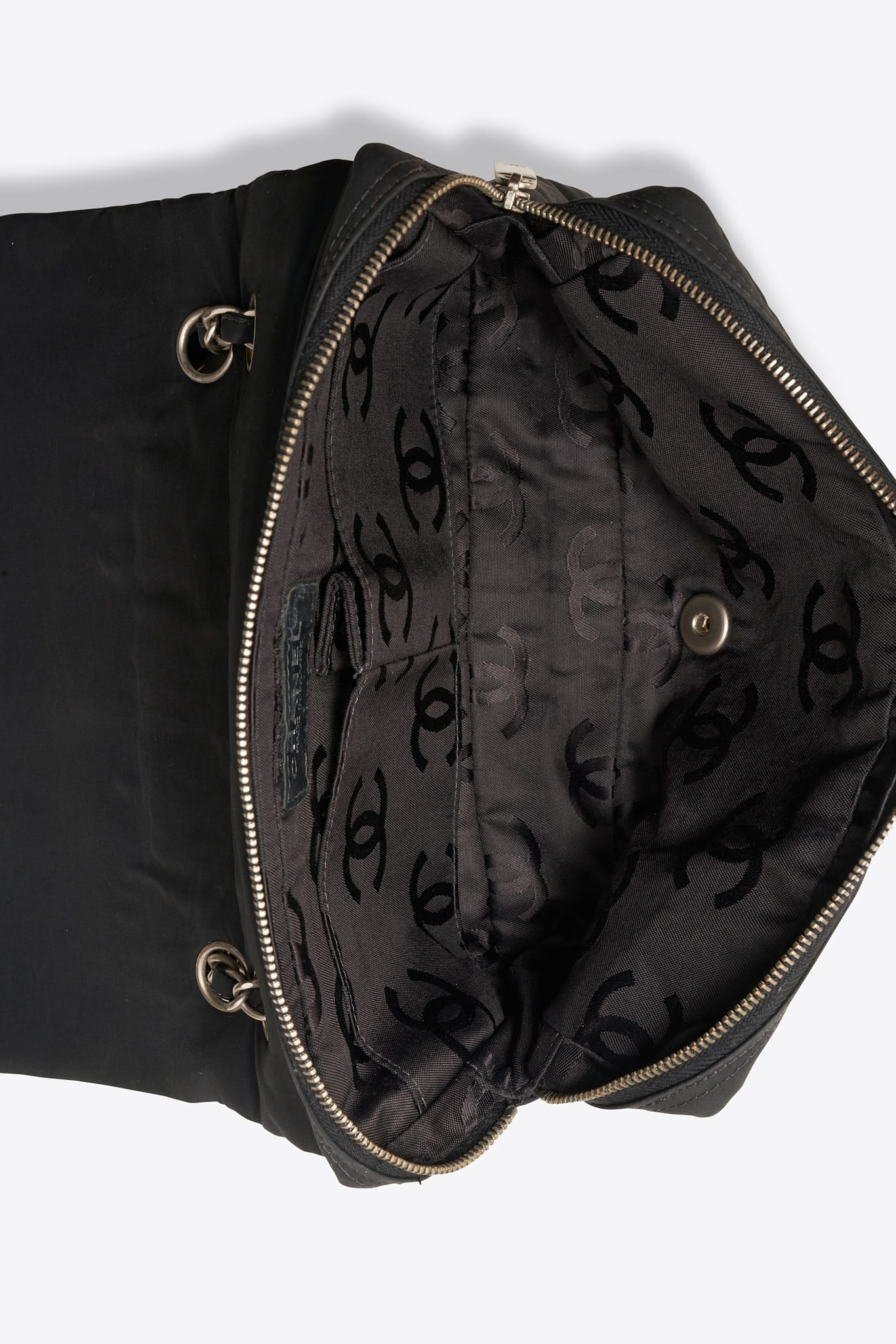 Bolso tote ejecutivo Chanel vintage de cuero de caviar negro