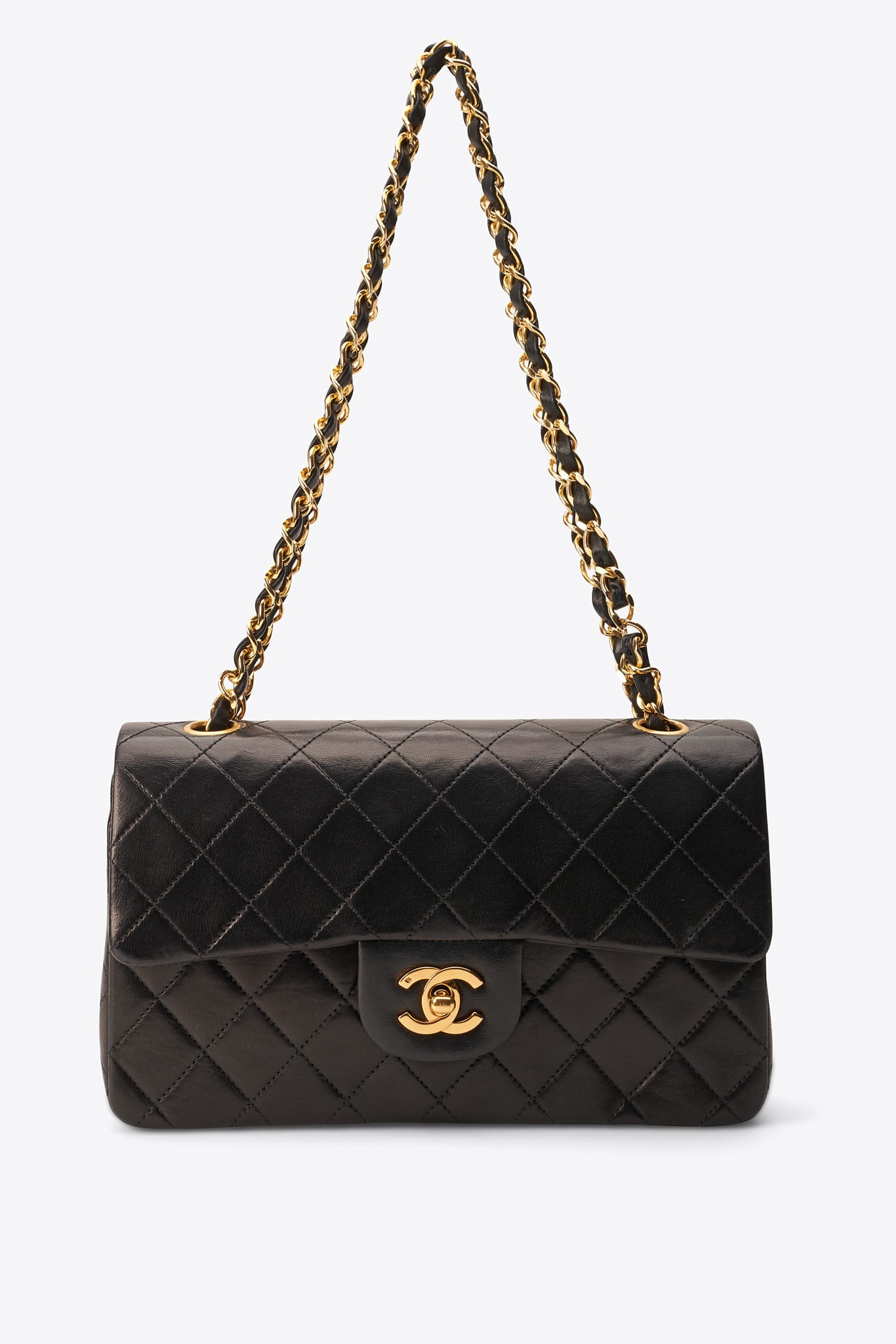 Sac à rabat Diana vintage en cuir d'agneau noir Chanel avec matériel plaqué or 24 carats