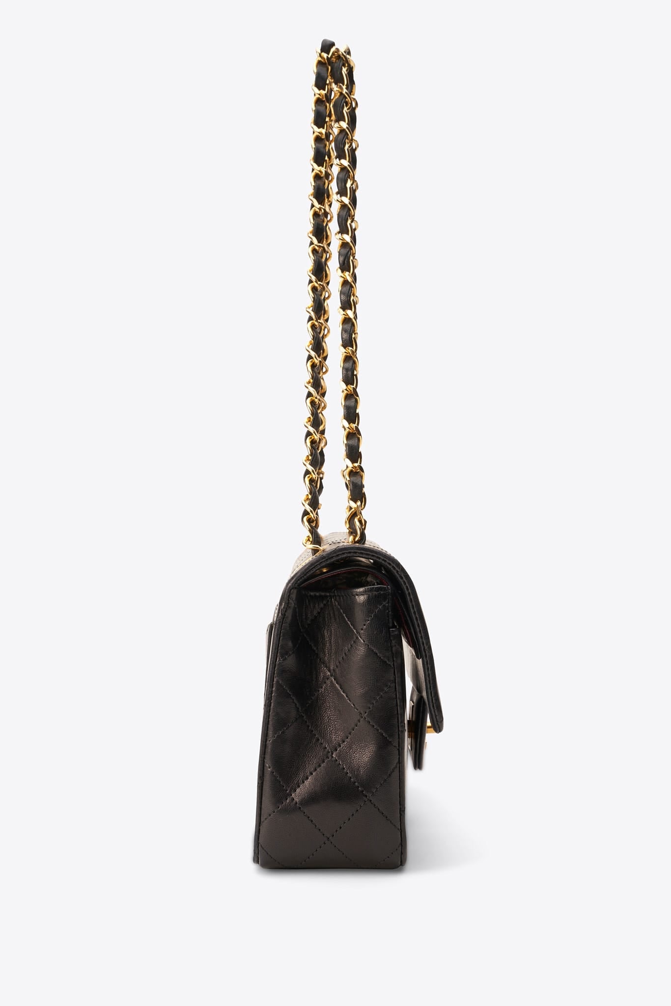 Sac à rabat Diana vintage en cuir d'agneau noir Chanel avec matériel plaqué or 24 carats