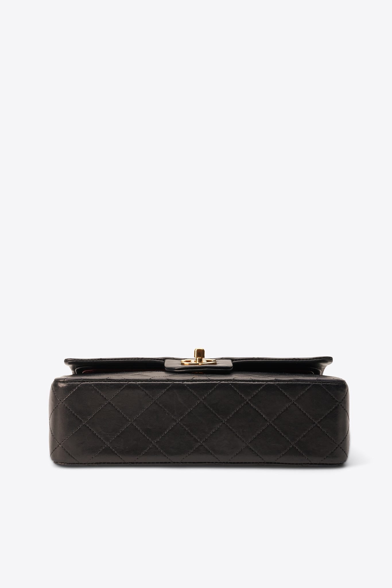 Sac à rabat Diana vintage en cuir d'agneau noir Chanel avec matériel plaqué or 24 carats