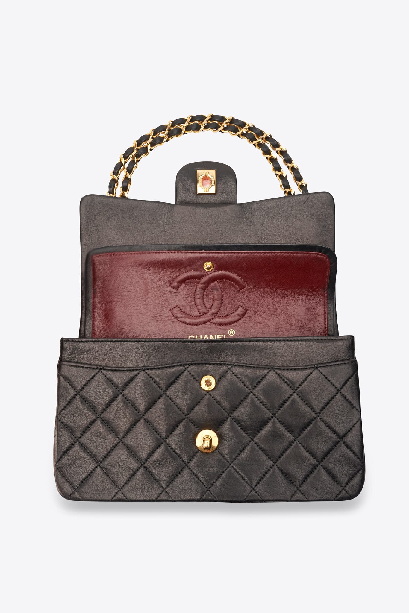 Sac à rabat Diana vintage en cuir d'agneau noir Chanel avec matériel plaqué or 24 carats