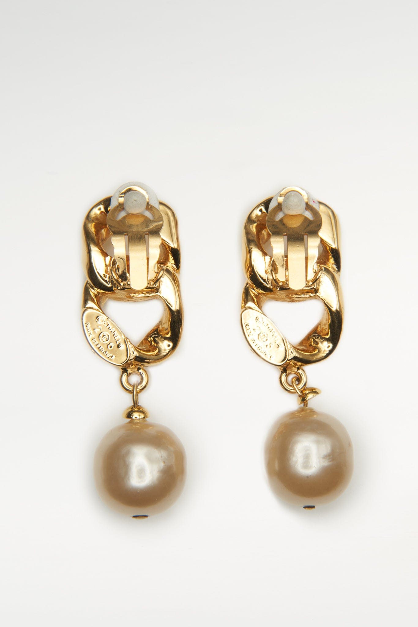 Pendientes de cadena de chanel vintage y perlas falsas – The Hosta