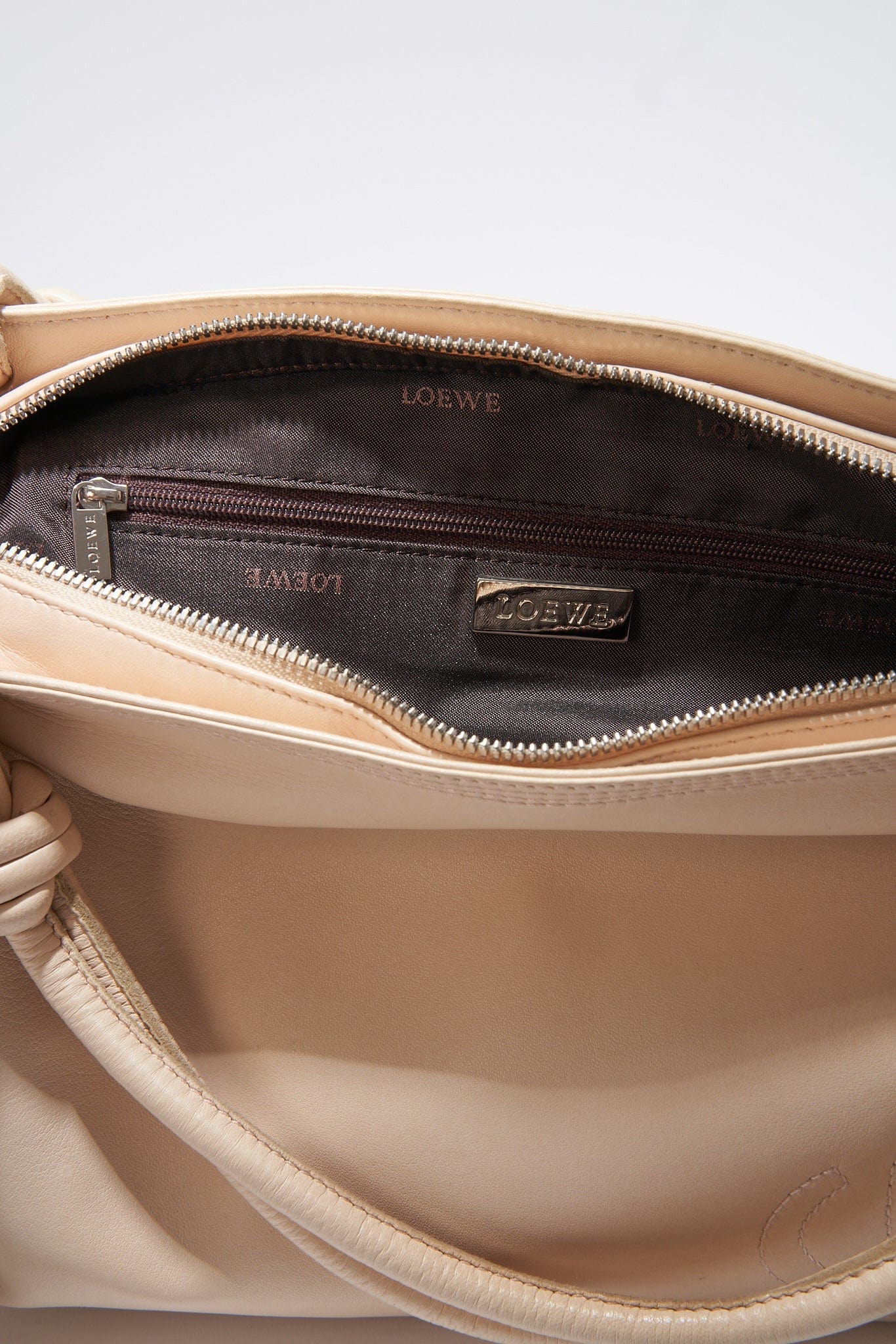 Loewe - Authenticated Gate Pocket Handbag - Leather Brown Plain for Women, Very Good Condition