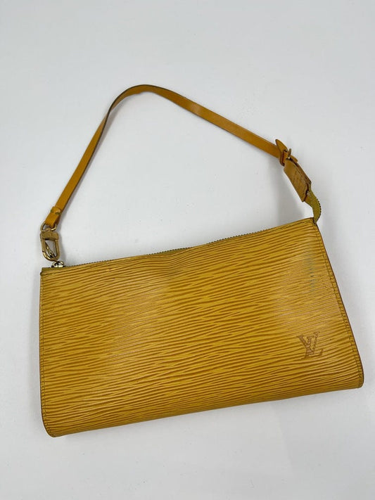 Pre-Owned Louis Vuitton Pochette Coussin Red & Blue Lambskin Chain Bag – AV  Luxury