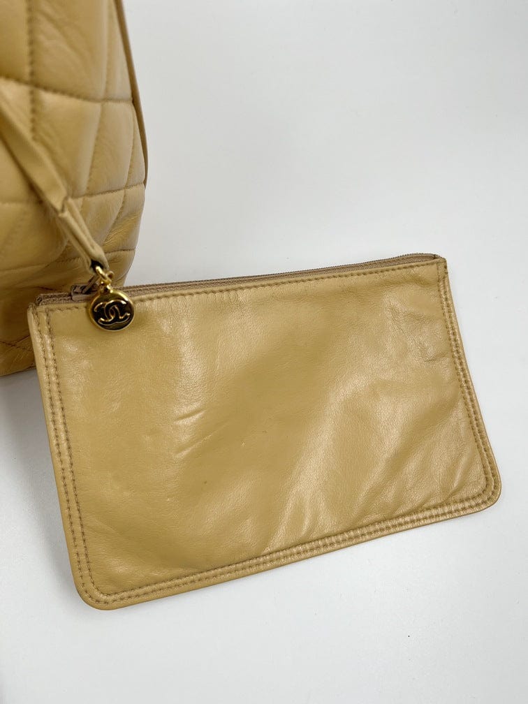 chanel puffy purse