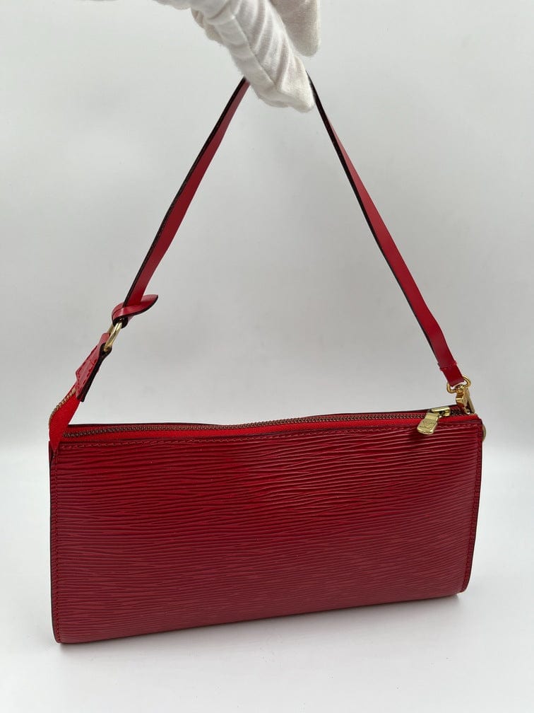 Louis Vuitton Pochette Accessoire in Red Epi leather