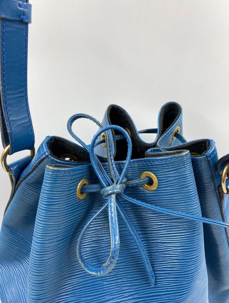 Louis Vuitton, Bags, Authentic Louis Vuitton Noe Epi Leather Shoulder  Bucket Bag Black Gold