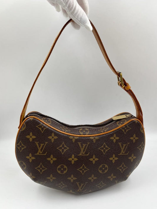 Louis Vuitton Monogram Croissant MM (SHG-YyoGJw) – LuxeDH