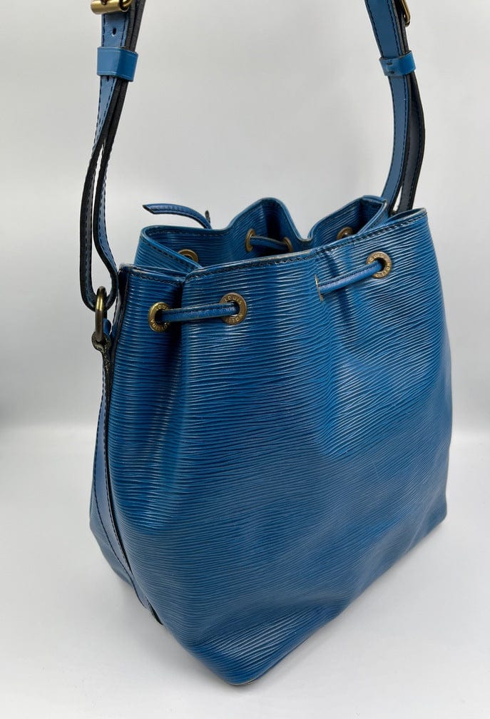 Louis Vuitton Petit Noe Vintage EPI Leather Bucket Style Designer Bag.