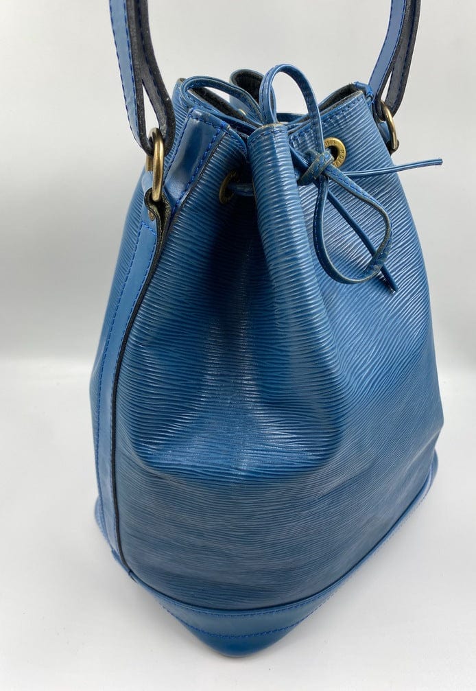 Louis Vuitton 1994 pre-owned Epi Noe GM Bucket Bag - Farfetch