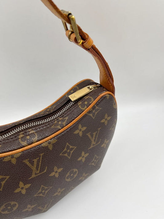 Preloved Louis Vuitton Monogram Croissant MM Bag 040323 – KimmieBBags LLC