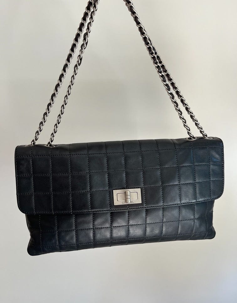 Chanel Boston Bag Shoulder Bag Black Leather Vintage – Timeless Vintage  Company