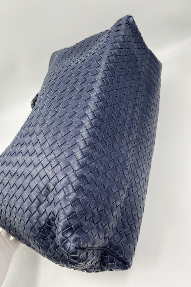Bottega Veneta Intrecciato Navy Shoulder Bag – The Hosta