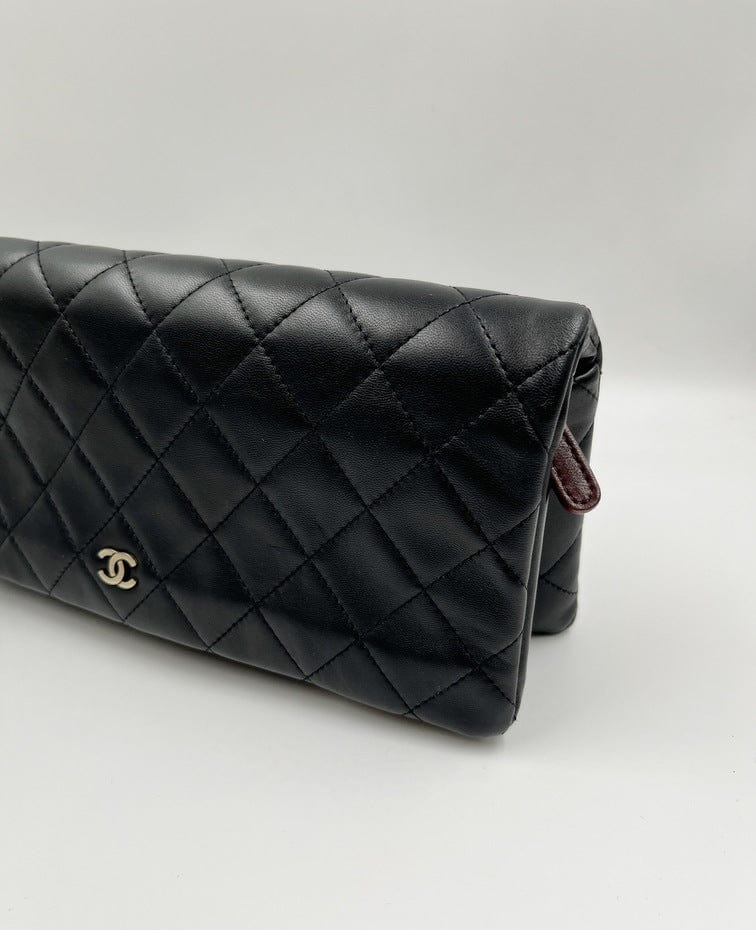Chanel 19 leather clutch bag Chanel Black in Leather - 32664142
