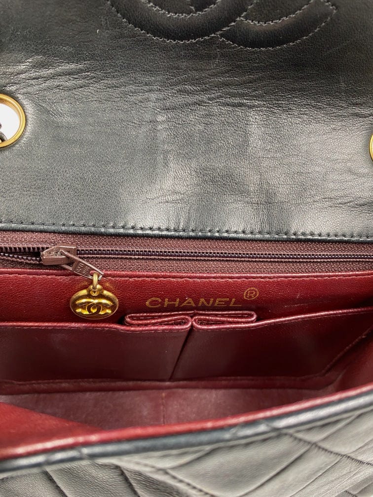 Shop CHANEL MATELASSE Small Classic Handbag (A01113 Y01864 C3906) by  Ho'oponopono