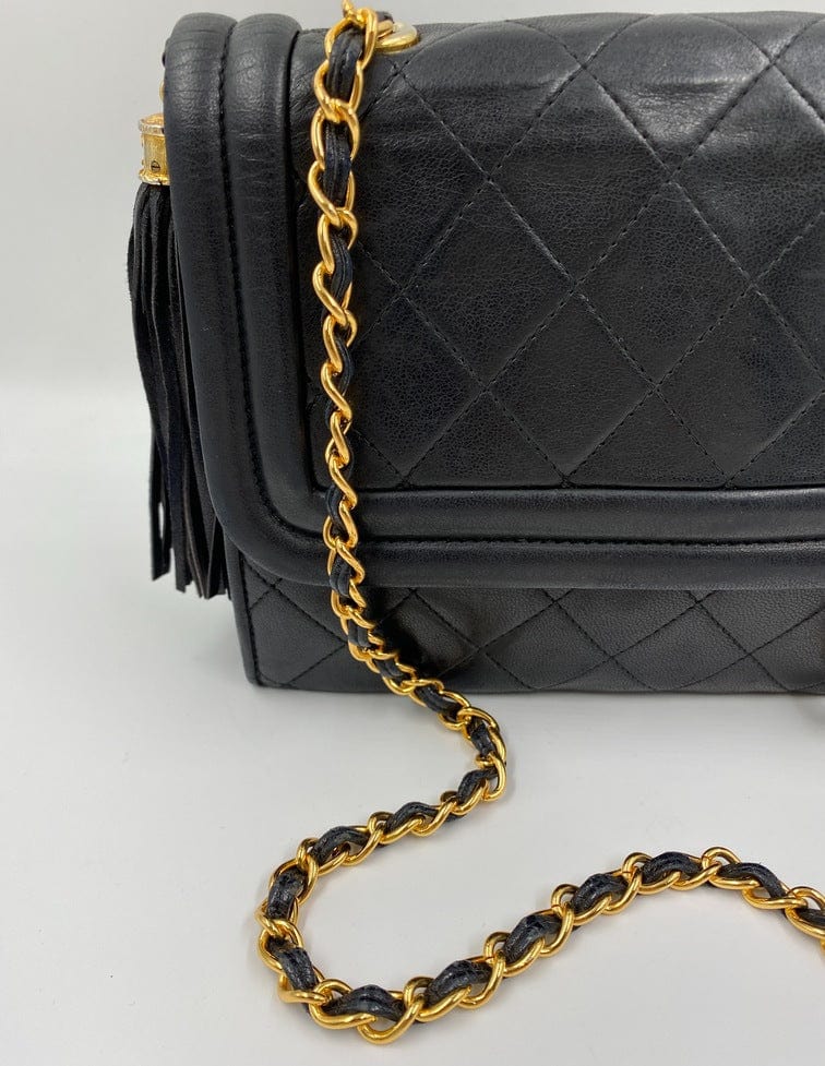 Vintage Chanel flap bag with tassel. #chanel #vintage #timeless